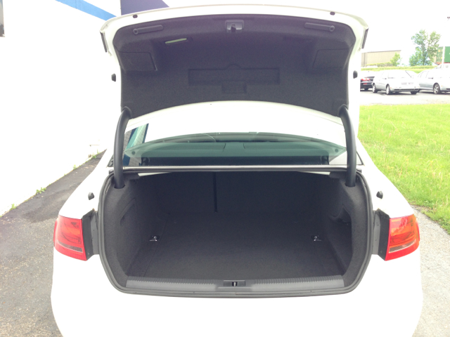 Audi A4 2009 photo 26