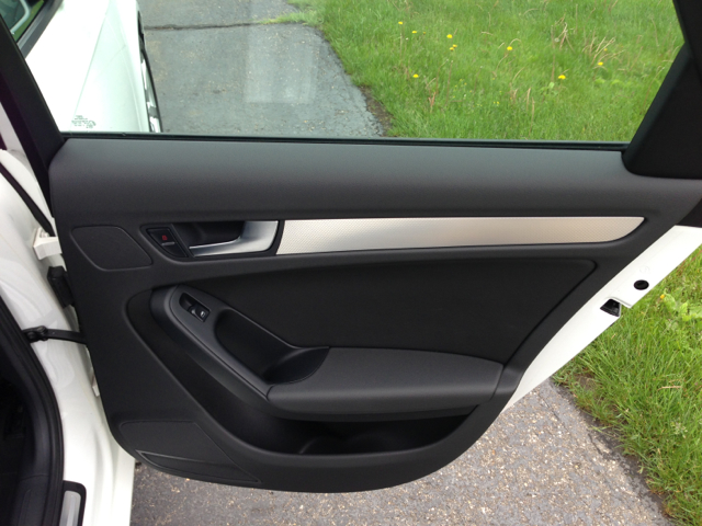 Audi A4 2009 photo 7