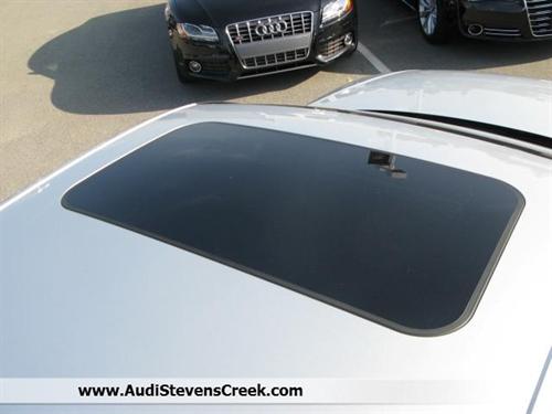 Audi A4 2009 photo 2