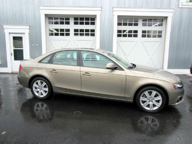 Audi A4 2009 photo 2