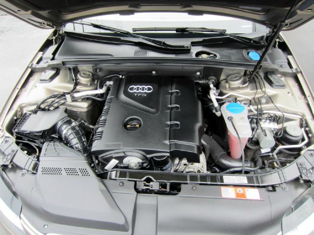 Audi A4 2009 photo 4