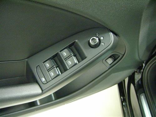 Audi A4 2009 photo 2