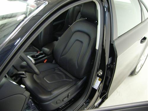 Audi A4 2009 photo 3