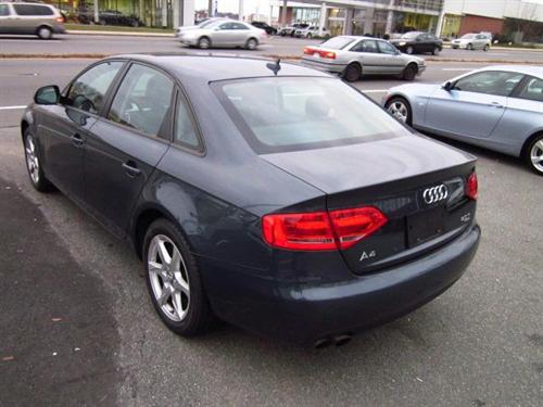 Audi A4 2009 photo 2