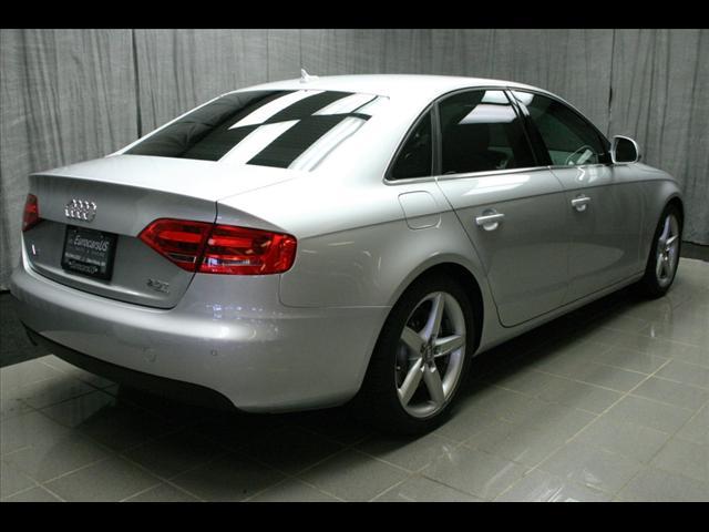 Audi A4 2009 photo 2