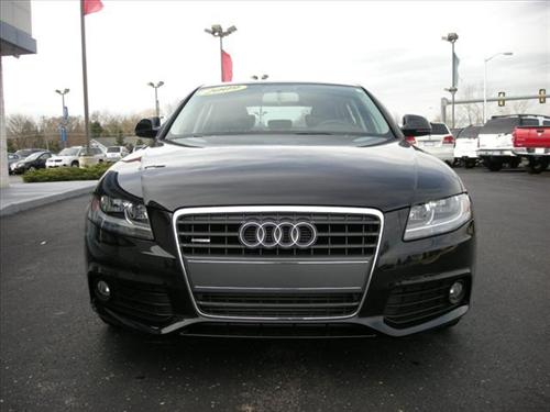 Audi A4 2009 photo 2