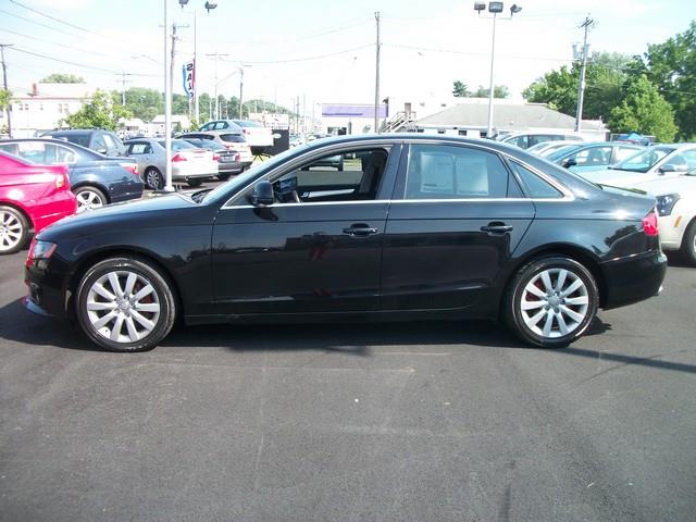 Audi A4 2009 photo 4