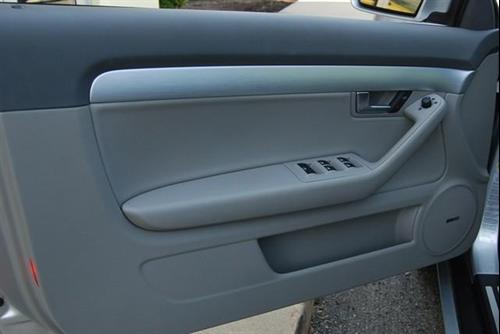 Audi A4 2009 photo 2