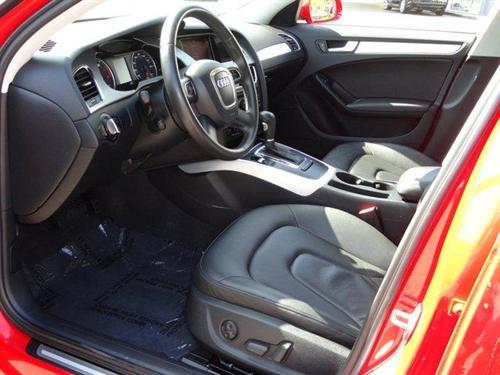 Audi A4 2010 photo 2