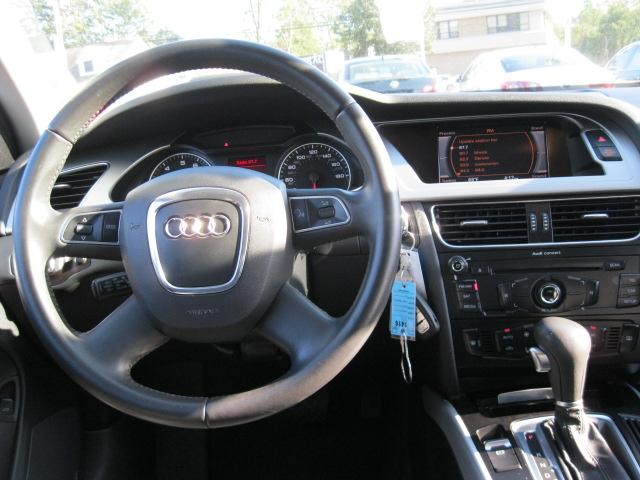 Audi A4 2010 photo 4