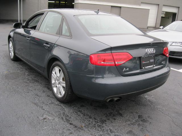 Audi A4 2010 photo 1