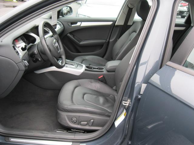 Audi A4 2010 photo 5