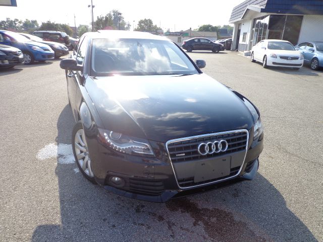 Audi A4 2010 photo 4