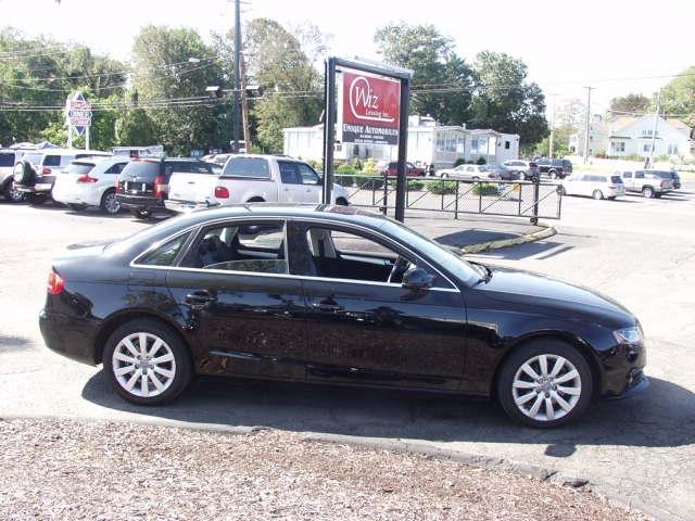 Audi A4 2010 photo 4