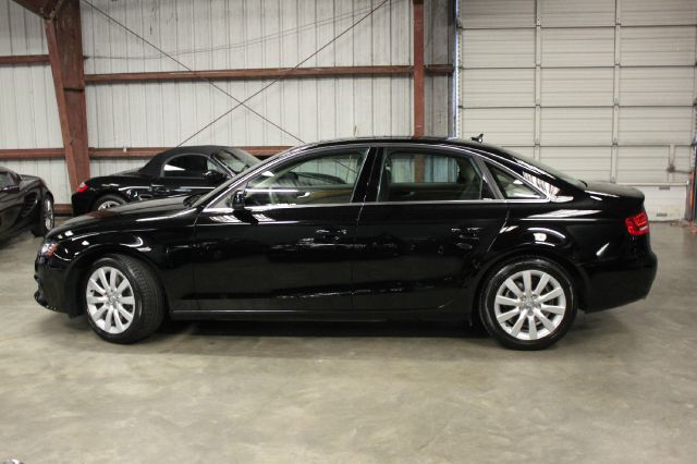 Audi A4 2010 photo 1