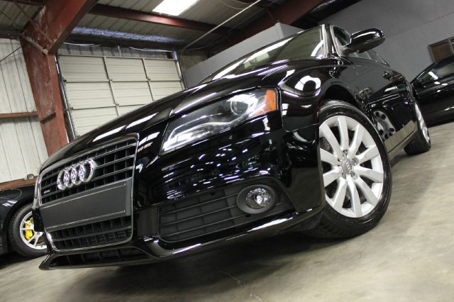 Audi A4 2010 photo 4
