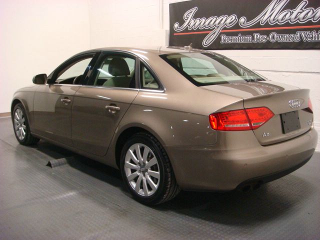 Audi A4 2010 photo 1