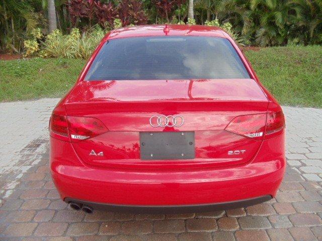 Audi A4 2010 photo 4