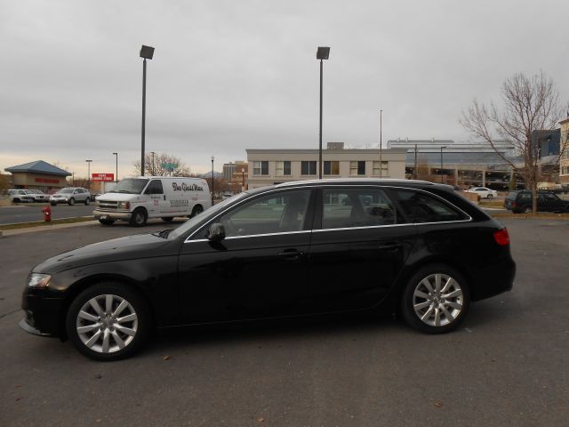 Audi A4 2010 photo 4