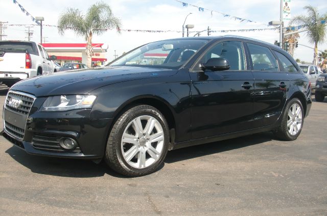 Audi A4 2010 photo 3