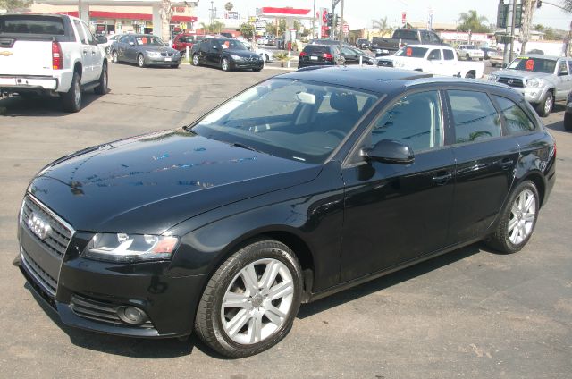 Audi A4 2010 photo 4
