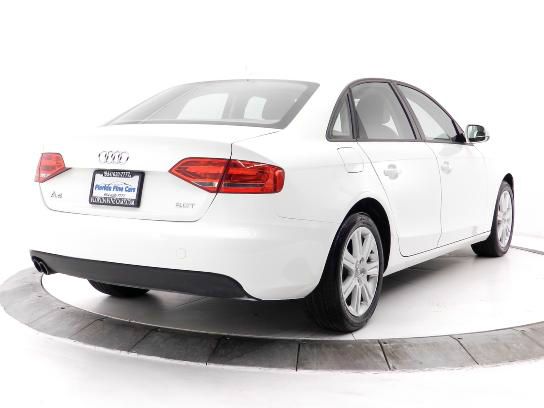 Audi A4 2010 photo 2