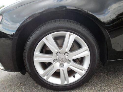 Audi A4 2010 photo 2