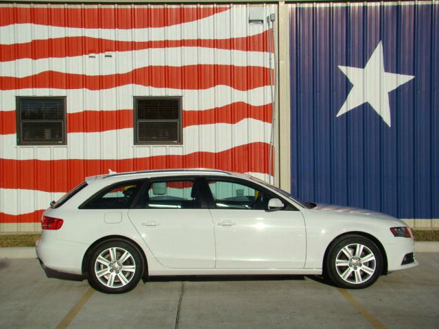 Audi A4 2010 photo 3