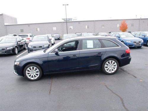 Audi A4 2010 photo 2