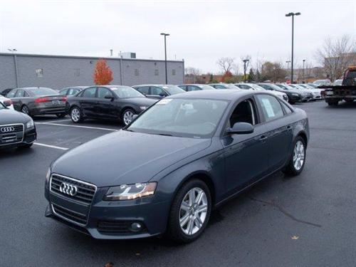 Audi A4 2010 photo 2