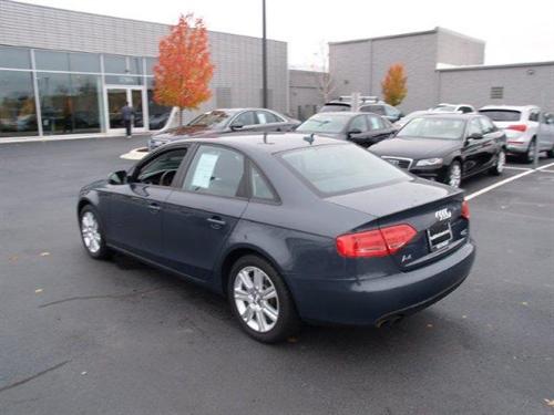 Audi A4 2010 photo 4