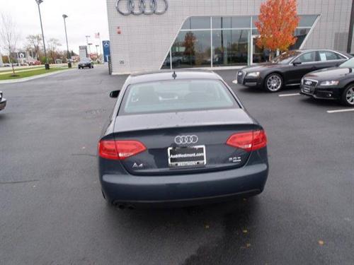 Audi A4 2010 photo 5