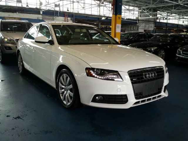 Audi A4 2010 photo 4