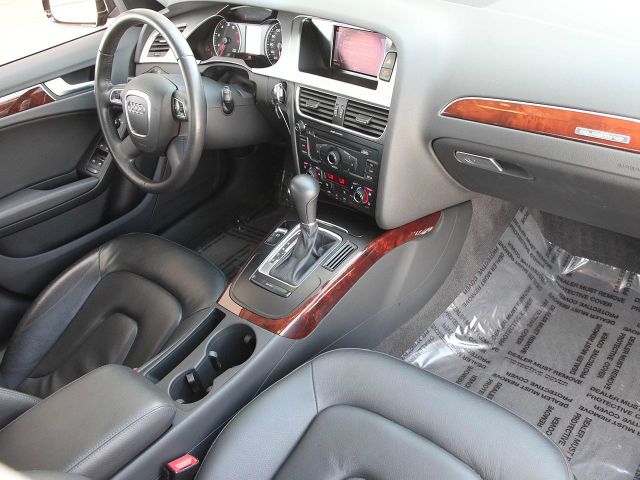 Audi A4 2010 photo 0