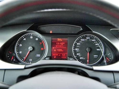 Audi A4 2010 photo 5