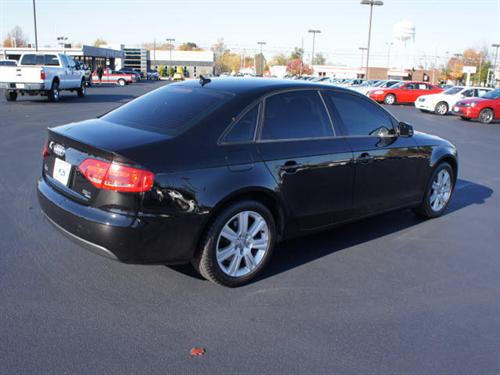 Audi A4 2010 photo 2