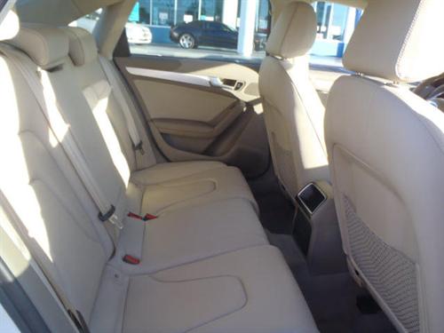 Audi A4 2010 photo 2