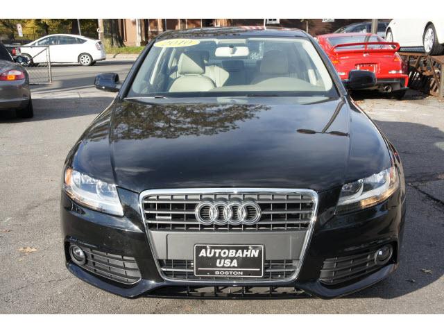Audi A4 2010 photo 4