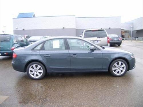 Audi A4 2010 photo 2