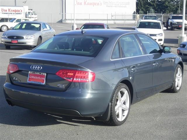 Audi A4 2010 photo 3