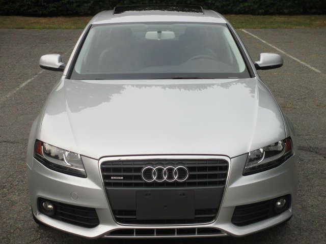 Audi A4 2010 photo 3