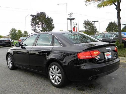 Audi A4 2010 photo 2