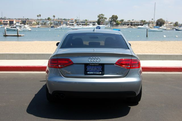 Audi A4 2010 photo 1