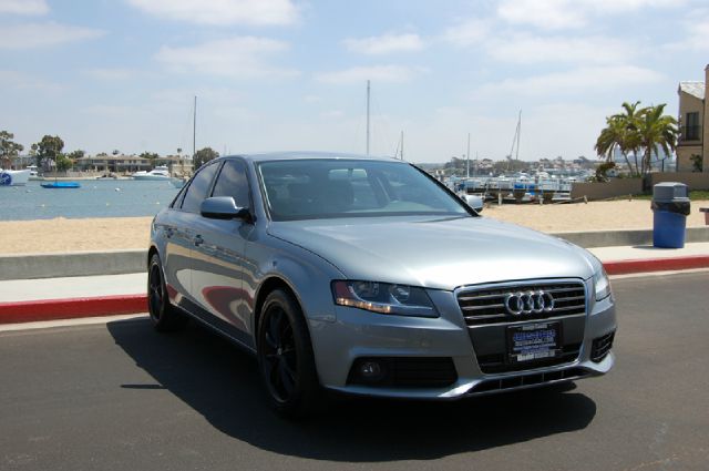 Audi A4 2010 photo 13