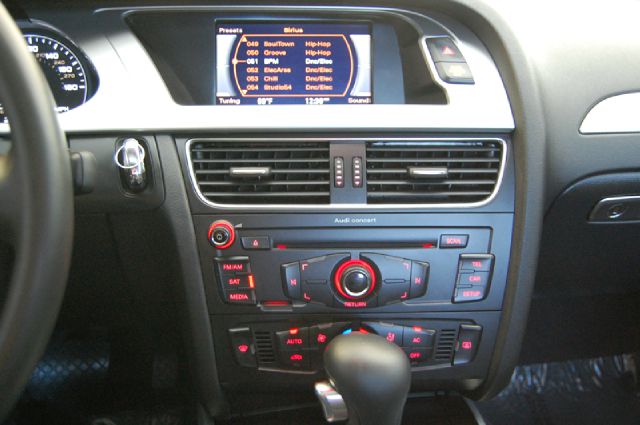 Audi A4 2010 photo 16