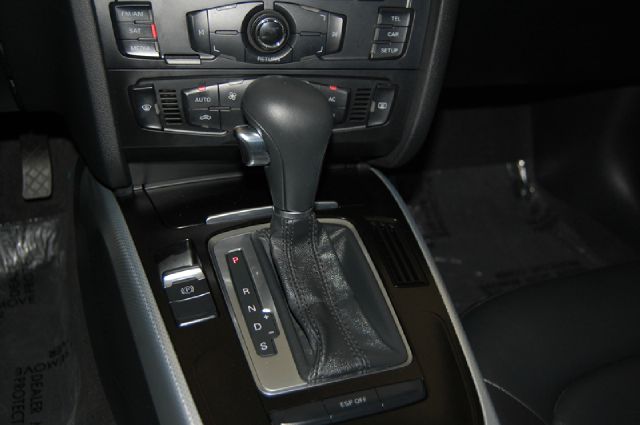Audi A4 2010 photo 18