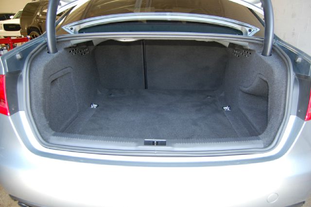 Audi A4 2010 photo 20