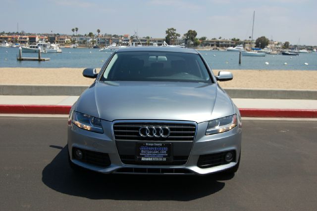 Audi A4 2010 photo 9