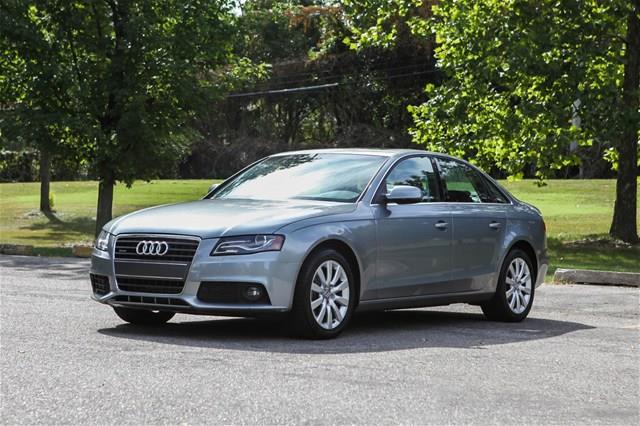 Audi A4 2010 photo 1