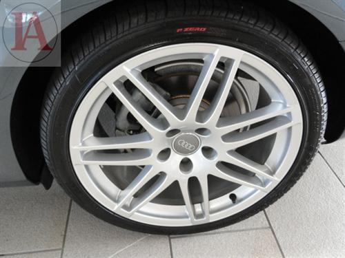 Audi A4 2011 photo 2